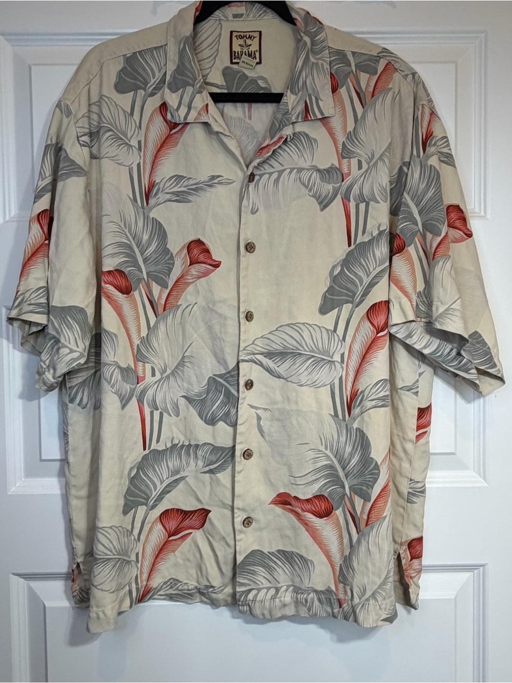 Tommy Bahama Men’s XL 100% Silk Hawaiian Shirt Tropical Leaf Print Aloha 1127